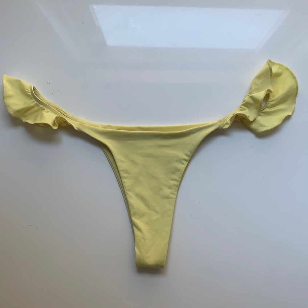 Frankie’s Bikinis Ali bottoms - SMALL in daffodil